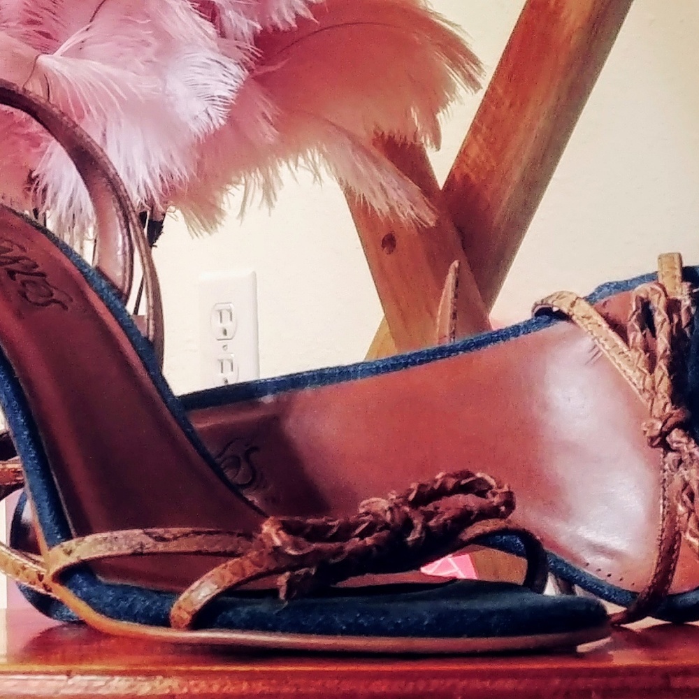 Carlos Santana Dangler high heels